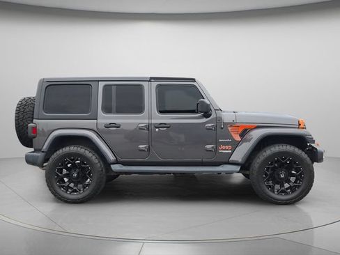 Used 2020 Jeep Wrangler Unlimited Sahara AWD/4WD image 9