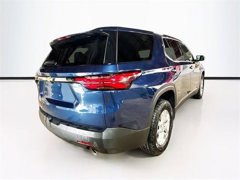 Used 2022 Chevrolet Traverse LS image 7