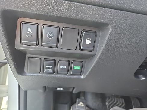 Used 2020 Nissan Rogue S AWD/4WD image 14