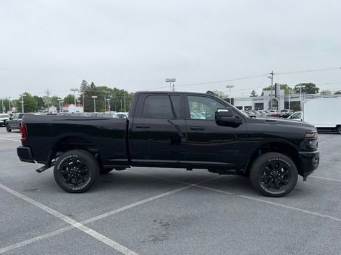 New 2026 RAM 2500 Big Horn AWD/4WD image 9