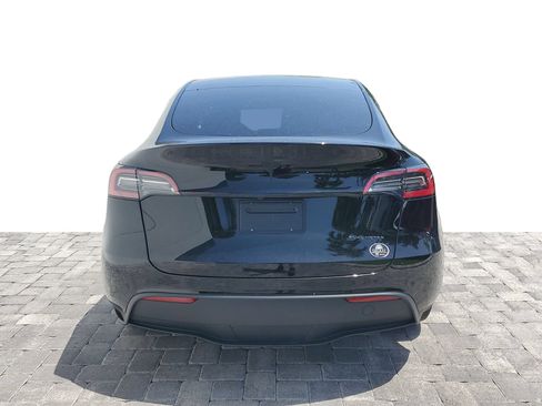 Used 2024 Tesla Model Y Long Range AWD/4WD image 5