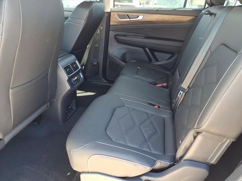 New 2026 Volkswagen Atlas SE FWD image 9