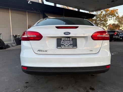 Used 2018 Ford Focus SE image 8