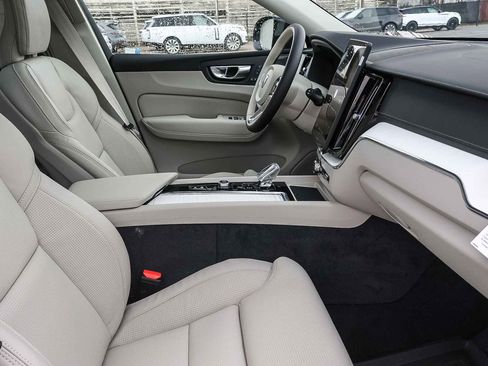 New 2026 Volvo XC60 B5 Ultra w/ Protection Package Premier AWD/4WD image 17