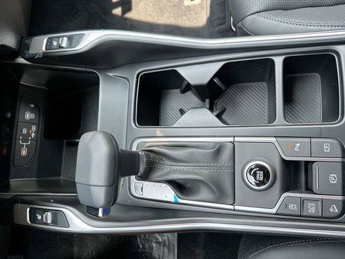 Used 2025 Kia Sorento S w/ Panoramic Sunroof Package image 44