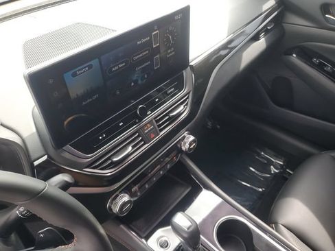 Used 2025 Nissan Altima 2.5 SR w/ SR Premium Package FWD image 20