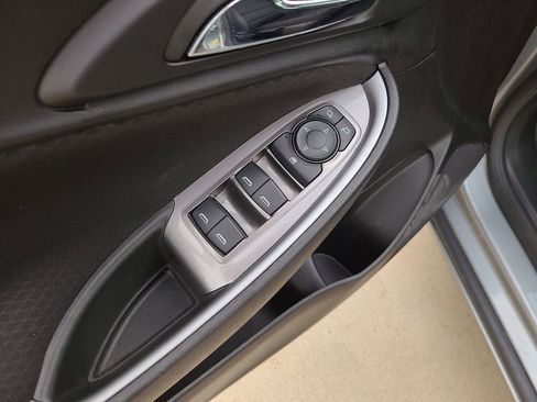 Used 2025 Chevrolet Malibu LS FWD image 16