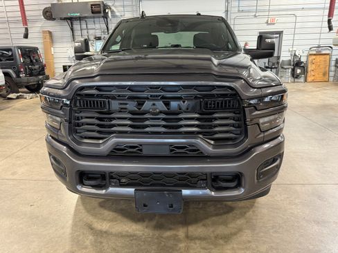 Used 2025 RAM 2500 Big Horn AWD/4WD image 39