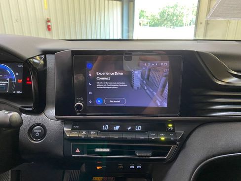 Used 2025 Toyota Camry LE FWD image 36
