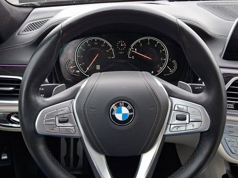Used 2016 BMW 750i xDrive AWD/4WD image 23