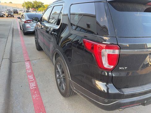 Used 2019 Ford Explorer XLT w/ Equipment Group 202A FWD image 5