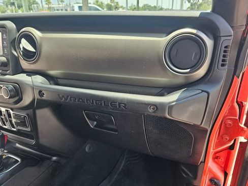 Used 2018 Jeep Wrangler Unlimited Sport S AWD/4WD image 25