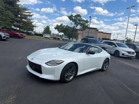 Used 2024 Nissan Z Sport w/ Floor Mat Package RWD image 2