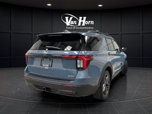 Used 2025 Ford Explorer ST-Line w/ Premium Package AWD/4WD image 8