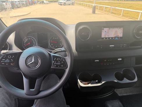 Used 2024 Mercedes-Benz Sprinter 3500 image 8