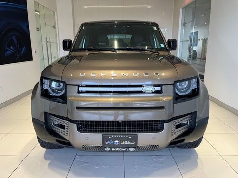 Used 2024 Land Rover Defender 110 X-Dynamic SE image 8