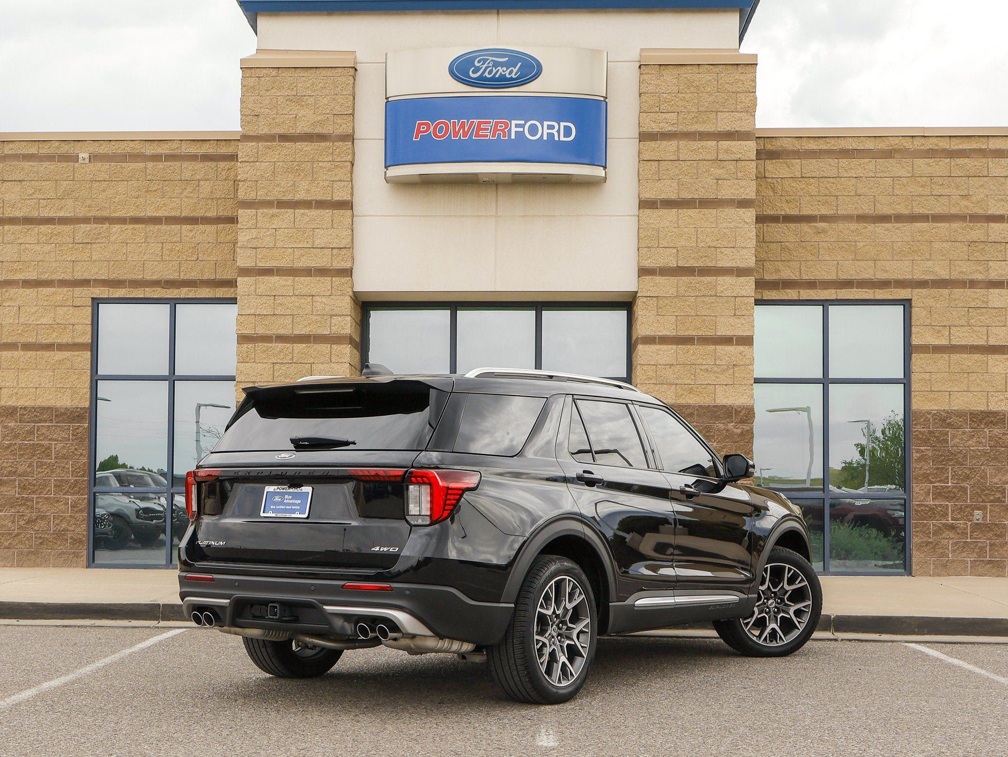 Certified 2025 Ford Explorer Platinum w/ Ultimate Package AWD/4WD image 6