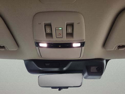 Used 2025 Nissan Armada Platinum AWD/4WD image 18