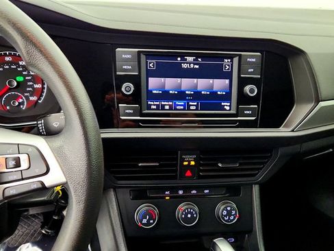 Used 2021 Volkswagen Jetta SE FWD image 17