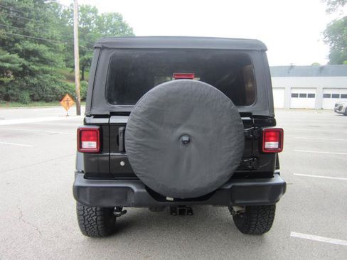 Used 2018 Jeep Wrangler Unlimited Sport AWD/4WD image 27