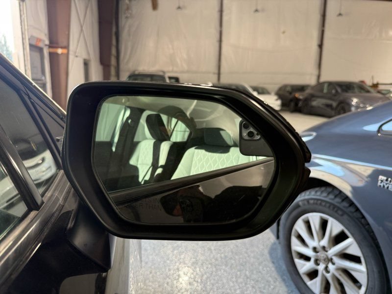 Used 2023 Toyota Corolla LE FWD image 18