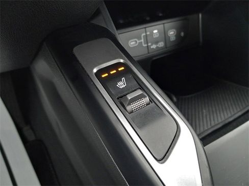 Used 2024 Kia Sorento S image 23