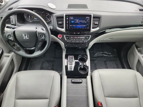 Used 2016 Honda Pilot Touring image 26