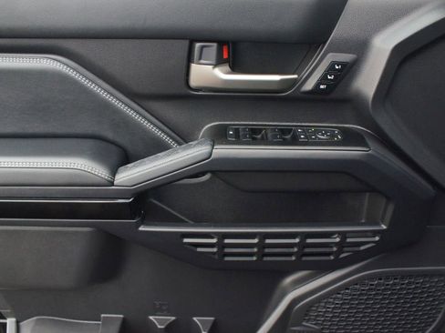 Used 2025 Toyota 4Runner Limited image 30