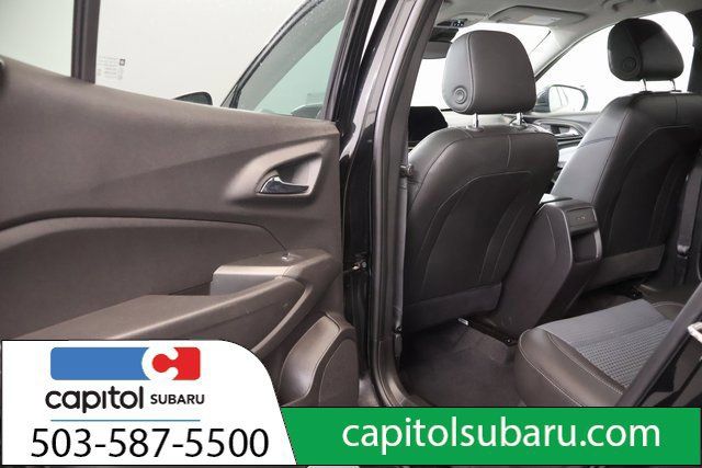 Used 2025 Chevrolet Trax LT FWD image 27