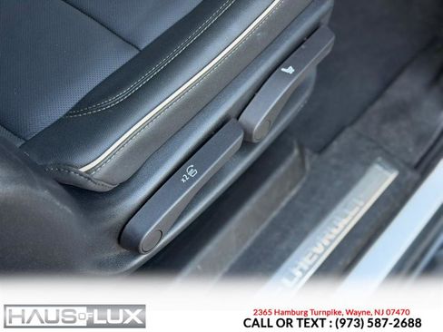 Used 2023 Chevrolet Suburban Premier image 25