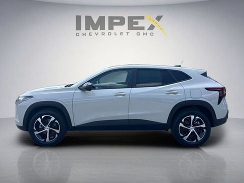 New 2026 Chevrolet Trax RS FWD image 2