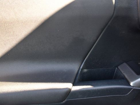 Used 2018 Toyota Tacoma TRD Off-Road image 10