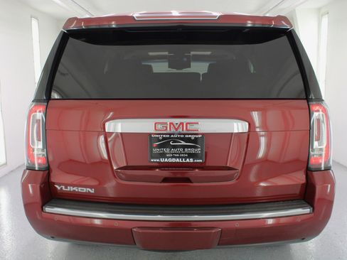 Used 2019 GMC Yukon Denali w/ Denali Ultimate Package image 8
