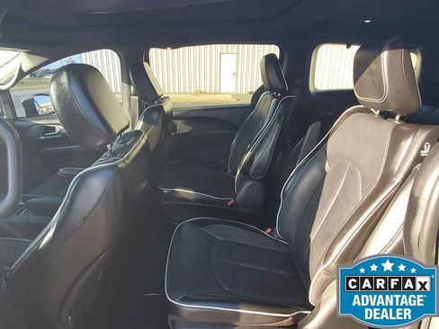 Used 2022 Chrysler Pacifica Limited w/ S Appearance Package image 26