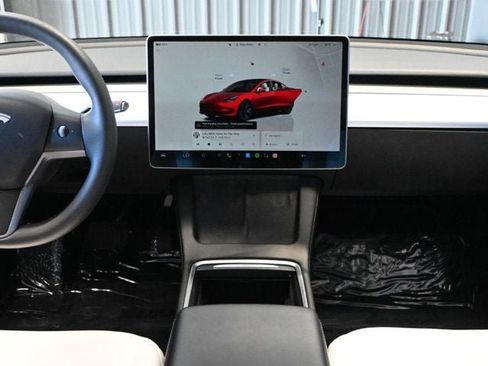 Used 2023 Tesla Model 3 Standard Range RWD image 10
