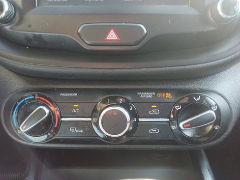 Used 2020 Kia Soul S FWD image 28