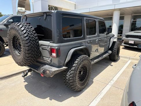 Used 2018 Jeep Wrangler Unlimited Sahara AWD/4WD image 20
