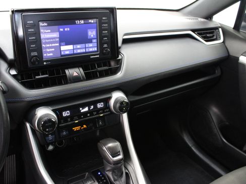 Used 2022 Toyota RAV4 SE w/ Convenience Package AWD/4WD image 16