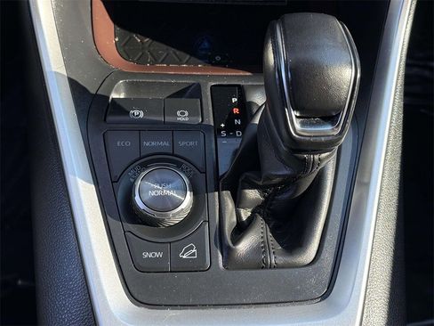 Used 2021 Toyota RAV4 Limited image 23