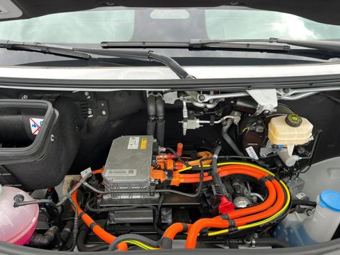 New 2025 Mercedes-Benz eSprinter 170 Cargo image 18