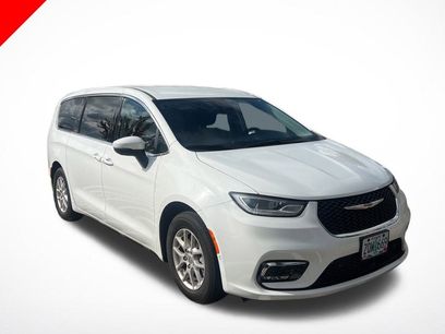 Used 2023 Chrysler Pacifica Touring-L