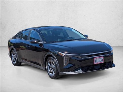 Used 2025 Kia K4 FWD image 3