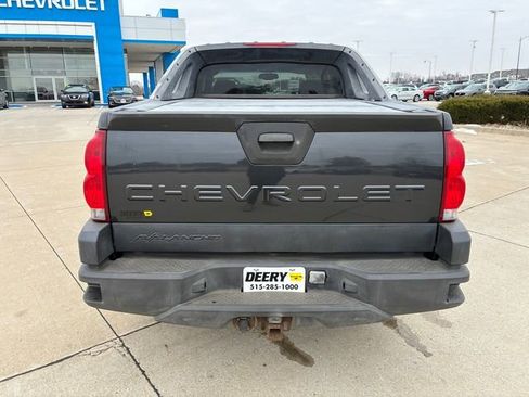 Used 2005 Chevrolet Avalanche Z71 w/ Preferred Equipment Group image 15