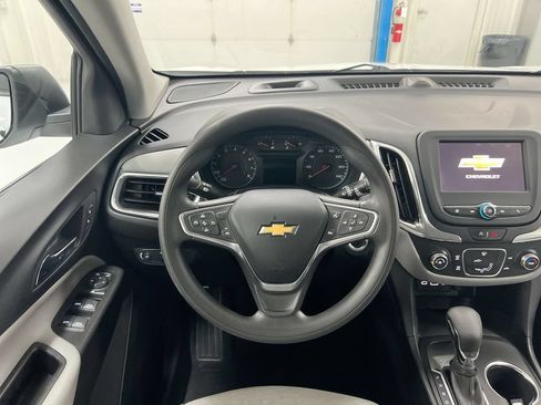 Used 2022 Chevrolet Equinox LS FWD image 11