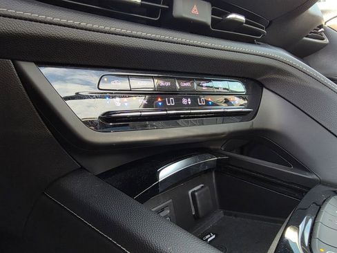 Used 2022 Buick Envision Avenir w/ Technology Package II image 19