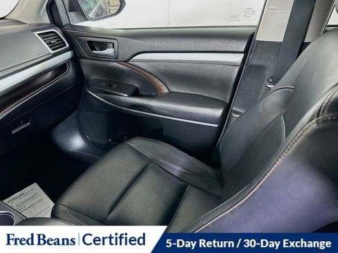 Used 2015 Toyota Highlander XLE image 26