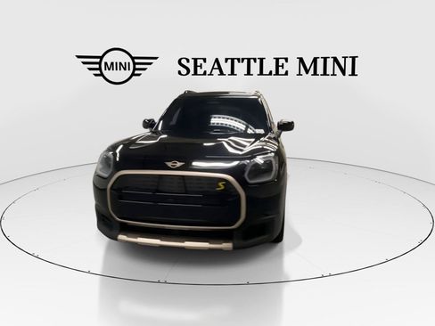 Used 2025 MINI Cooper Countryman SE w/ Comfort Package Max AWD/4WD image 3