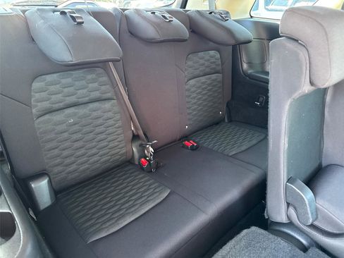 Used 2022 Nissan Pathfinder SV image 19