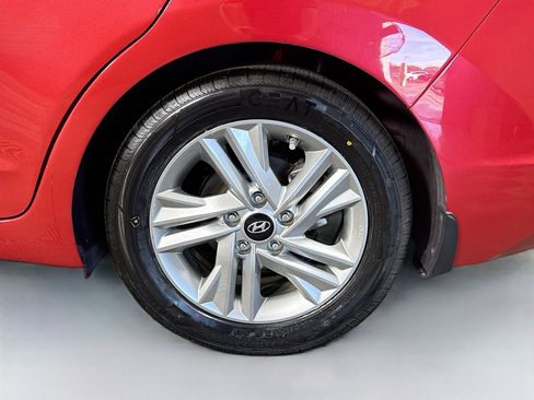 Used 2020 Hyundai Elantra SEL image 36