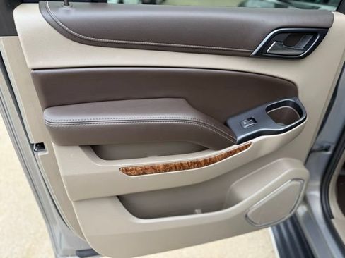 Used 2017 Chevrolet Suburban Premier AWD/4WD image 19